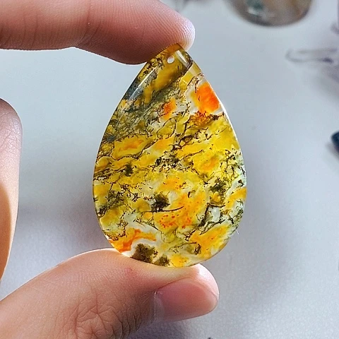 玛瑙/玉髓颈饰未镶嵌鸽**扬