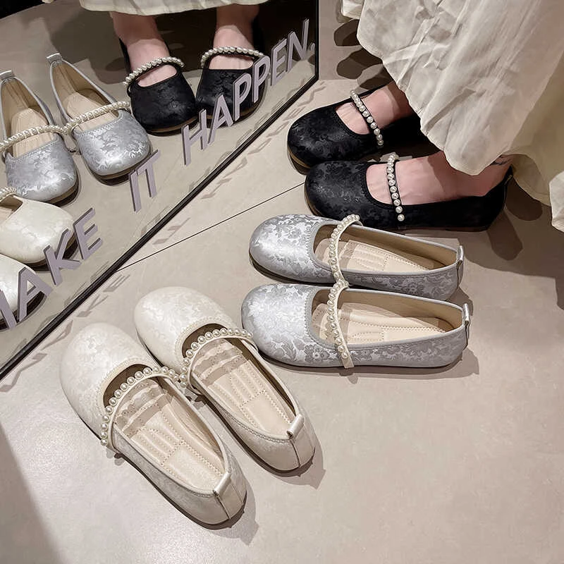 大码女鞋41到43胖脚宽肥单鞋仙女风玛丽珍鞋软底豆豆鞋百搭乐福鞋