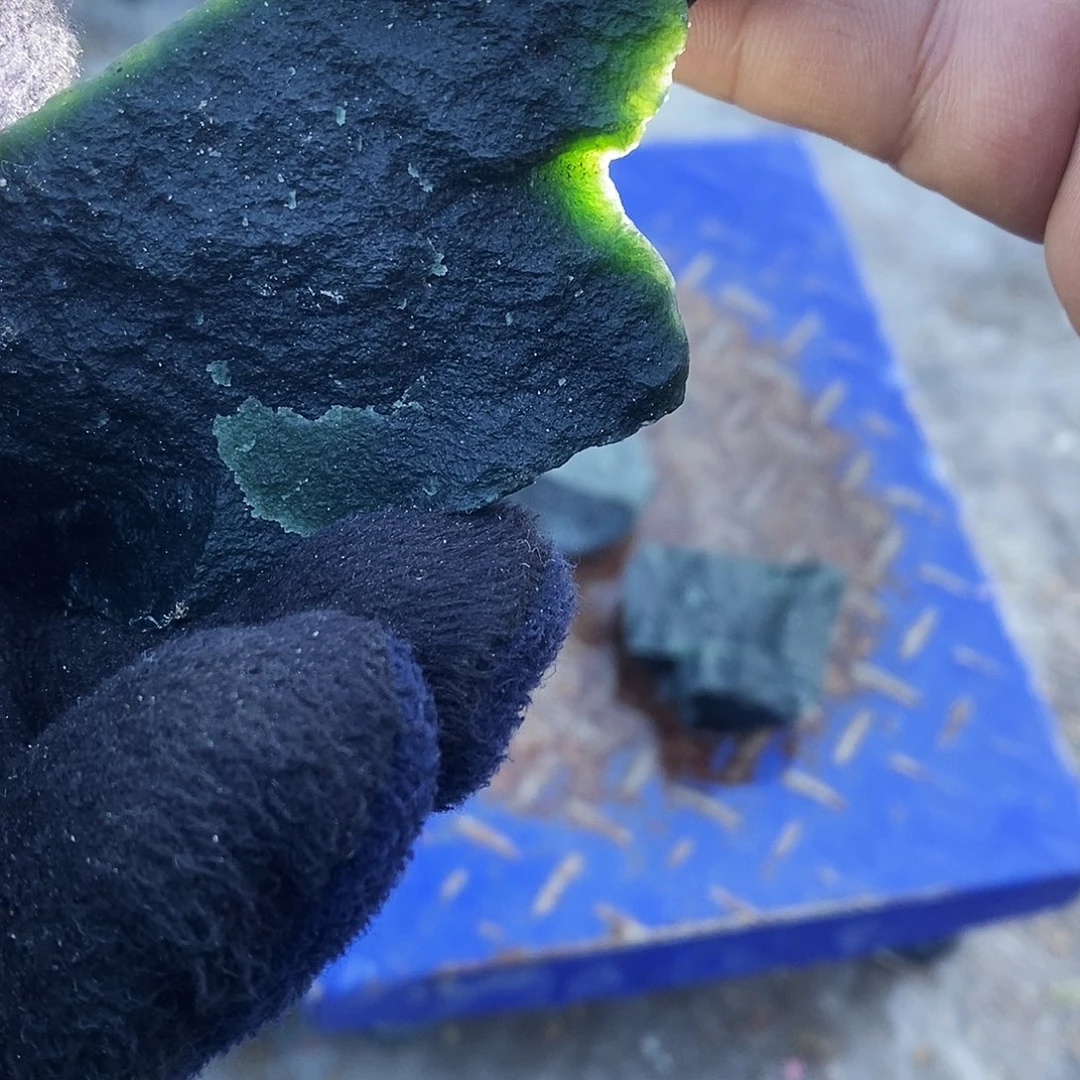 岫玉未镶嵌原石奇石摆件