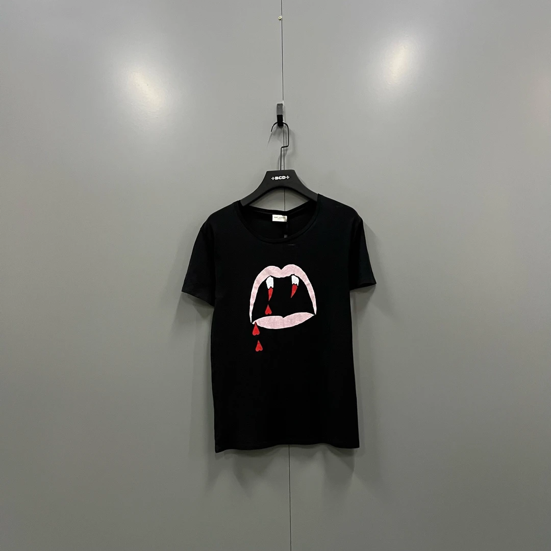 95新 YSL/圣罗兰 zz8 黑色毒牙印花短袖 M码/102791