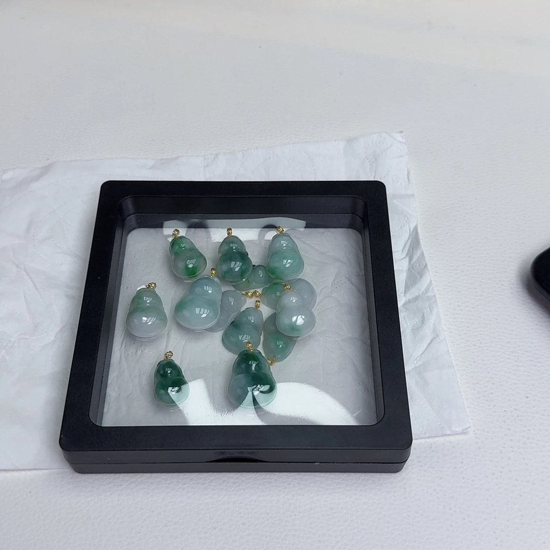 翡翠吊坠(不含链)18K金镶嵌多样性发货其一