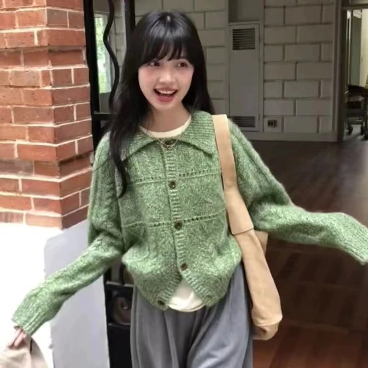 温柔风高级感复古绿色毛衣女开衫外穿软糯宽松慵懒风针织外套松弛