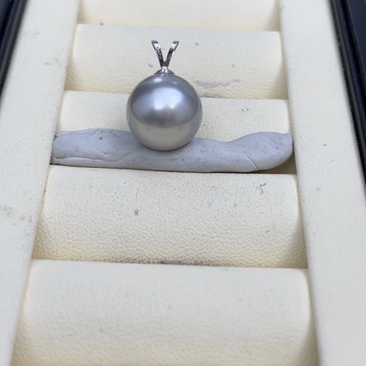 海水珍珠颈饰18K金镶嵌铂金灰吊坠12-13mm