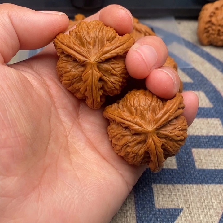 吊坠文玩核桃皓***友三棱