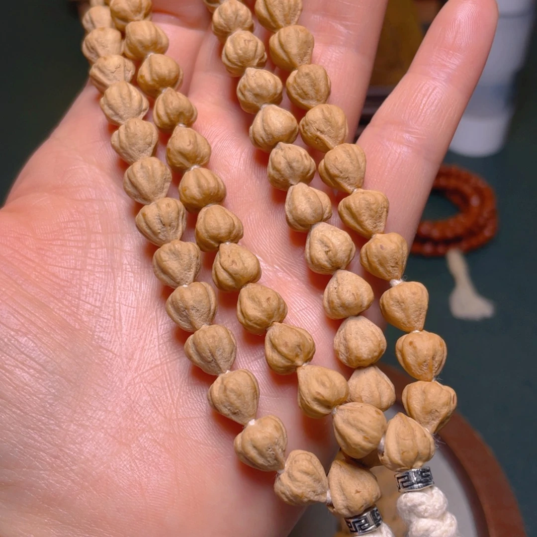 吊坠柏香籽/百香籽绝世莲花手持