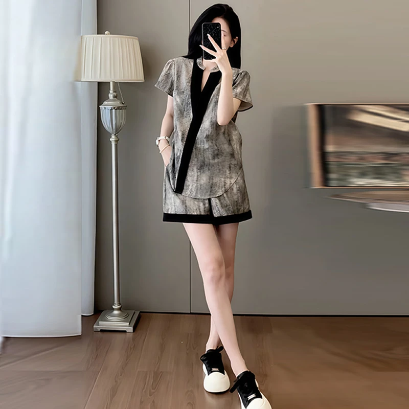 休闲高级感撞色套装女2025年夏季新款宽松洋气减龄短袖短裤两件套
