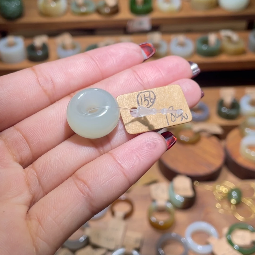 和田玉颈饰未镶嵌团*?156