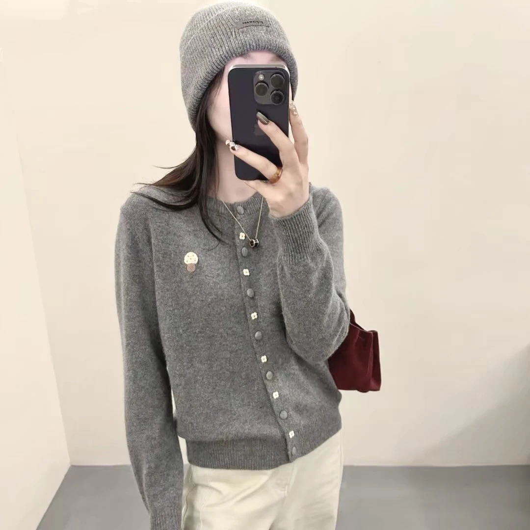 蘑菇刺绣针织开衫圆领气质时尚减龄厚款纯色韩版秋冬毛衣外套上衣