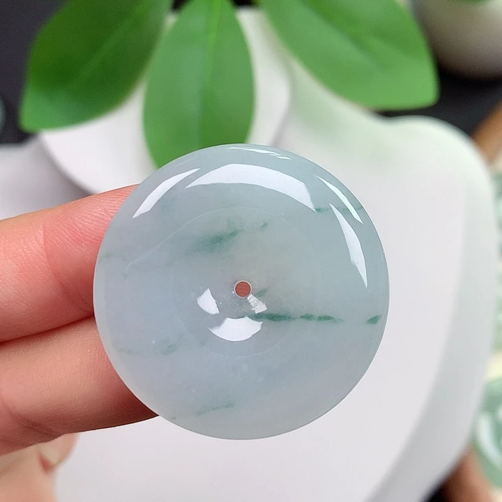 翡翠未镶嵌颈饰平安扣 31.9x5.4mm