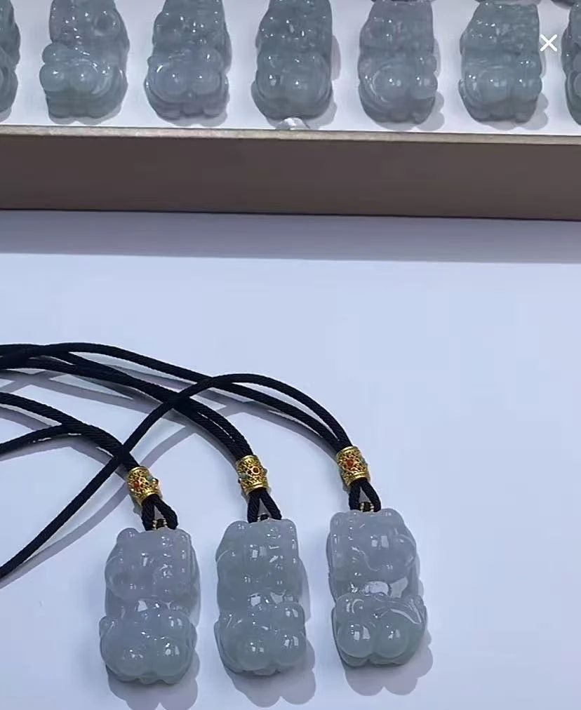 306825/天然缅甸翡翠A货貔貅挂件  多样性一件发