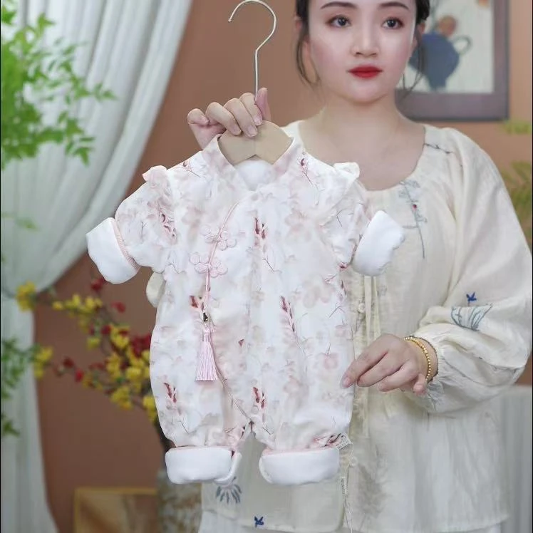 婴儿衣服秋冬季女宝宝连体衣中国风新生儿哈衣洋气薄棉衣外穿爬服