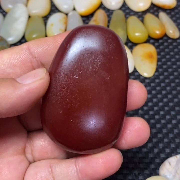 和田玉未镶嵌把件