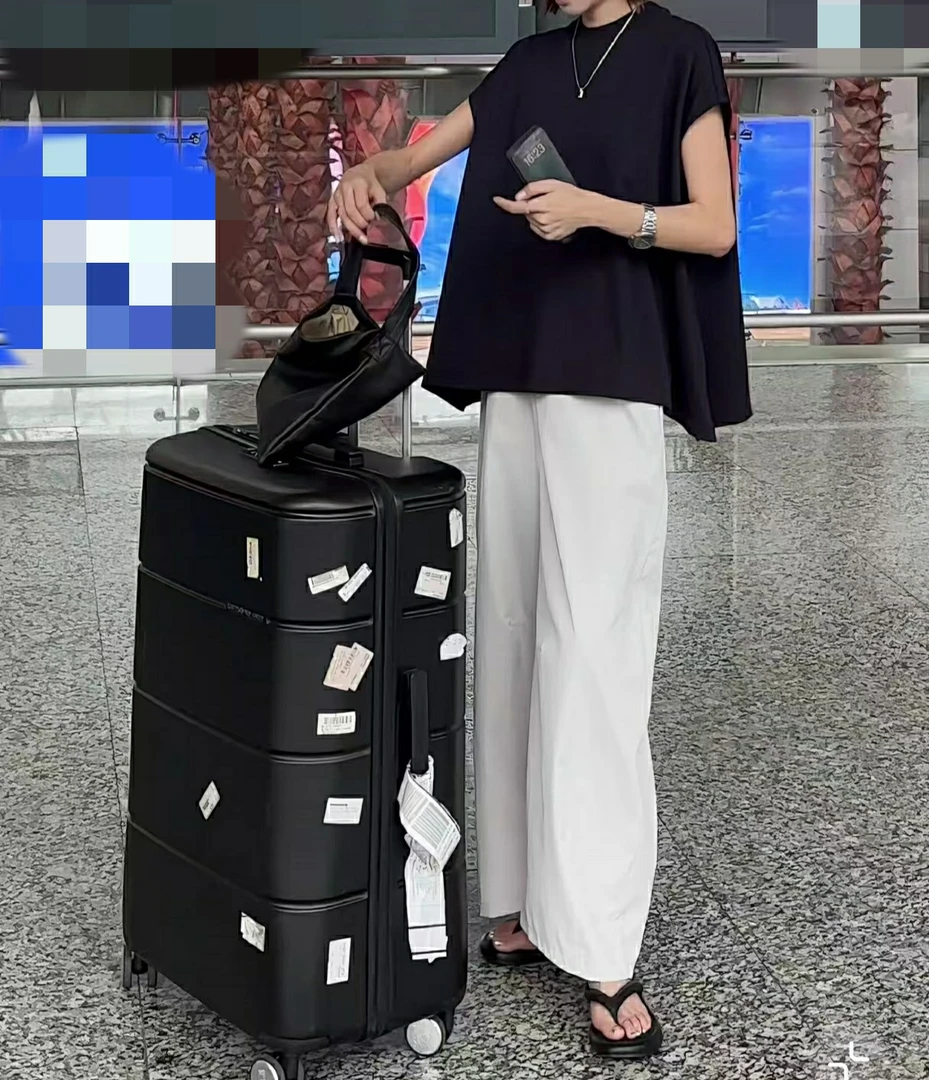 新款时尚宽松开叉上衣休闲裤女装