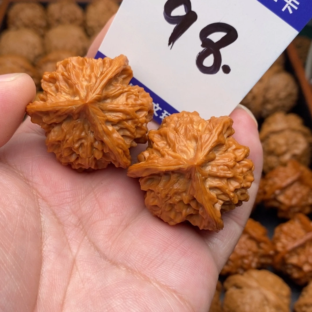 孙***店把件文玩核桃盘山37