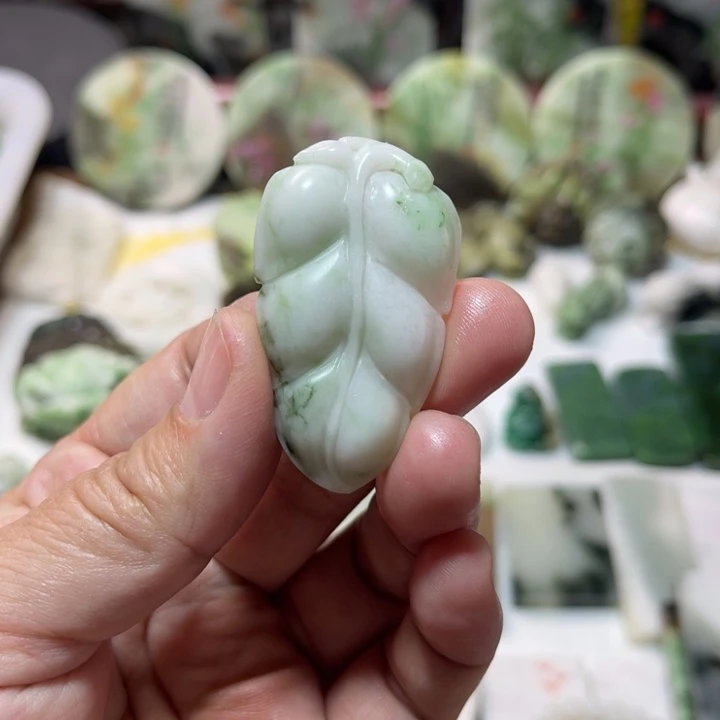 独山玉未镶嵌颈饰