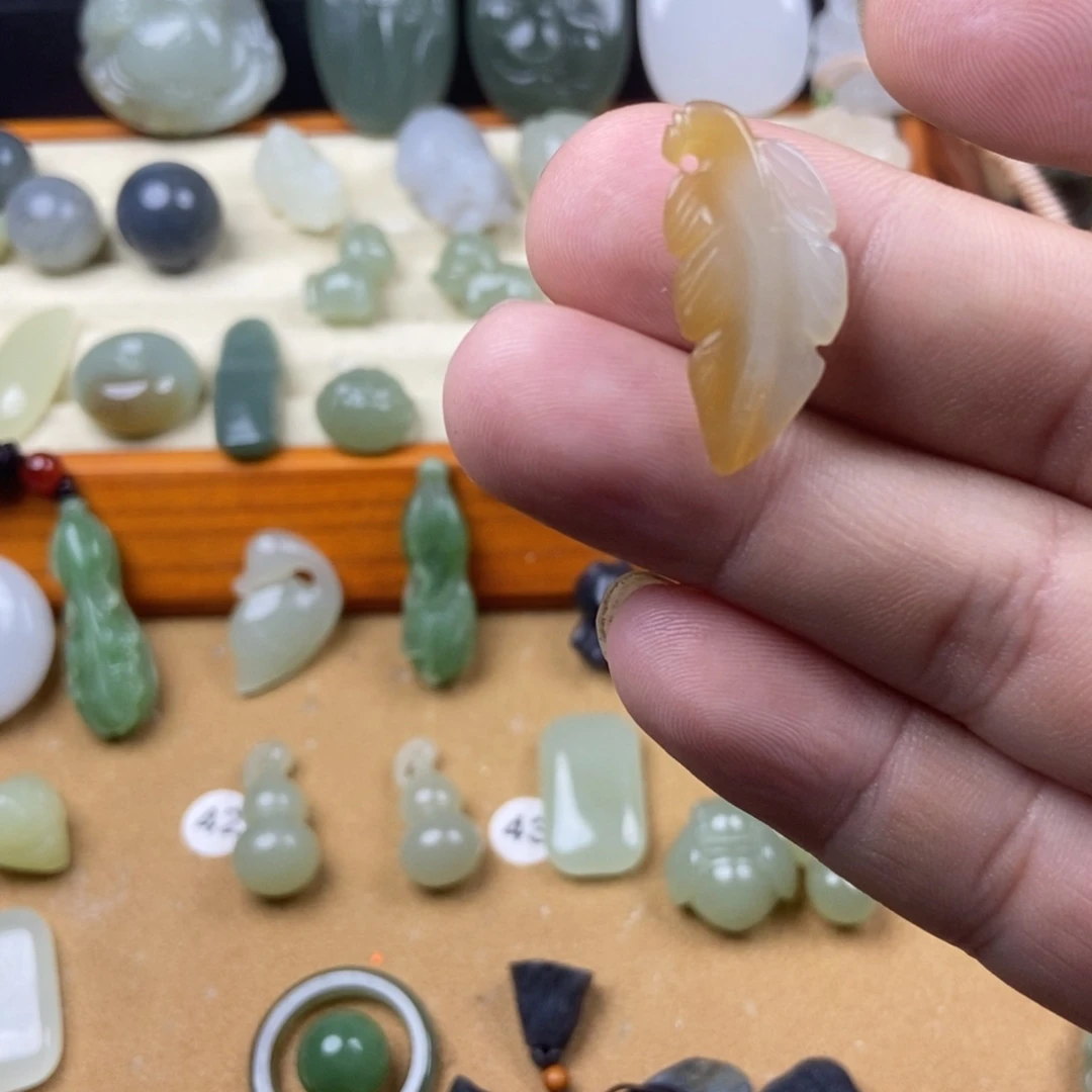颈饰未镶嵌和田玉