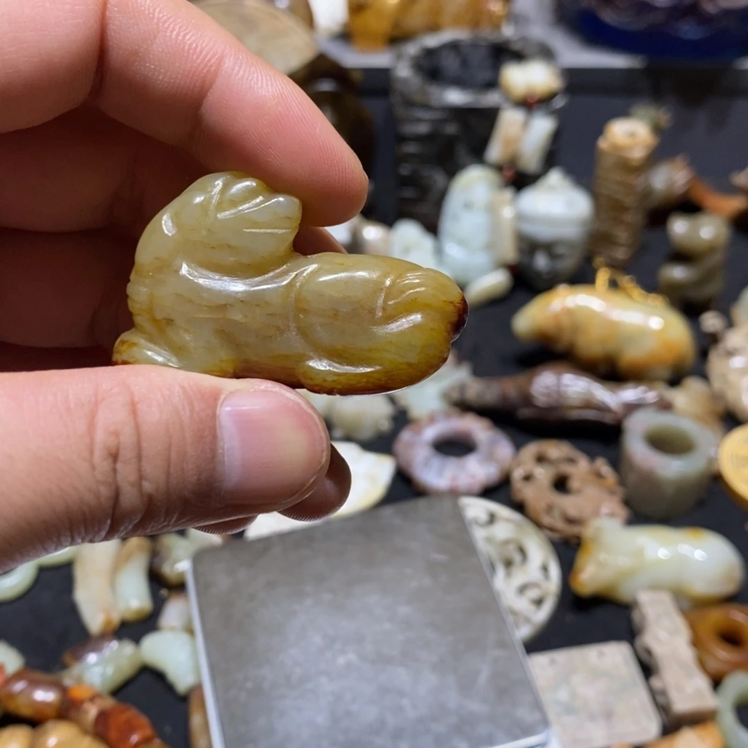 淡***色和田玉（糖玉）未镶嵌颈饰