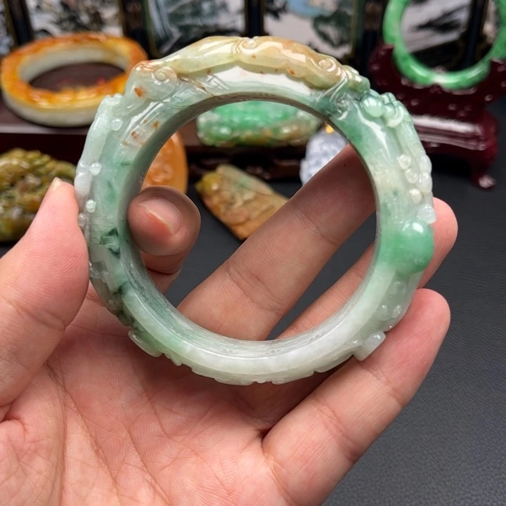 翡翠手镯未镶嵌手镯