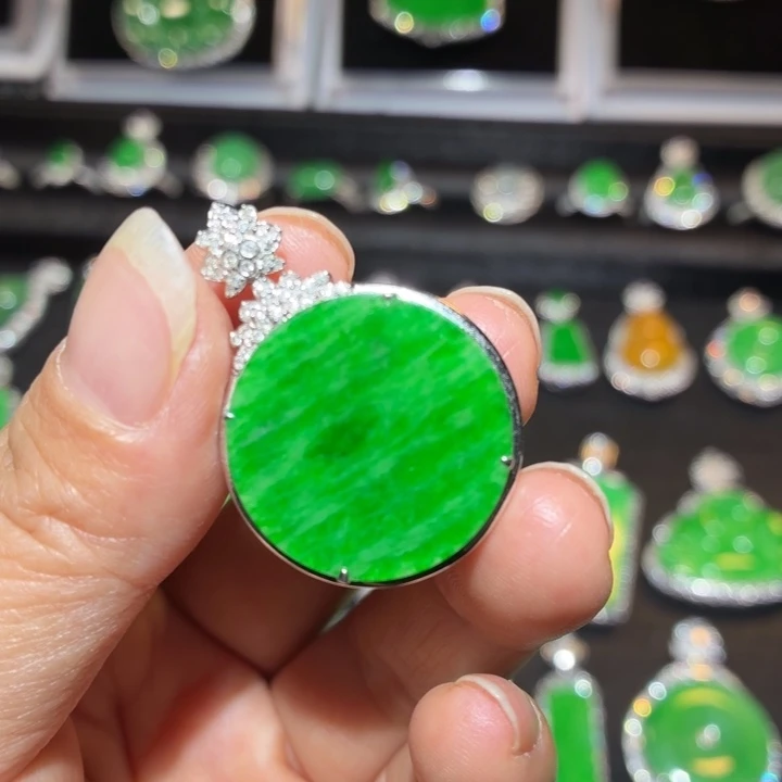 翡翠18K金镶嵌吊坠(不含链)翡翠