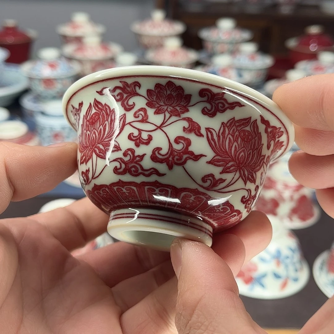 淡*。景德镇陶瓷青花釉里红