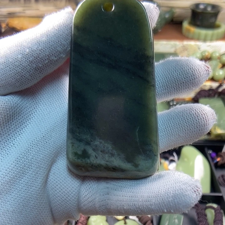 岫岩河磨玉（透闪石质玉）未镶嵌把件董*会