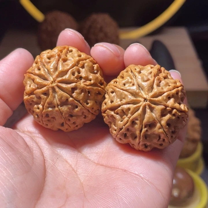 桃核把件九瓣金刚菩提