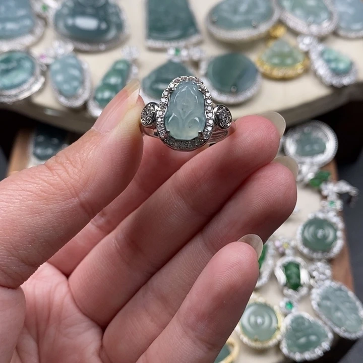 翡翠颈饰未镶嵌翡翠