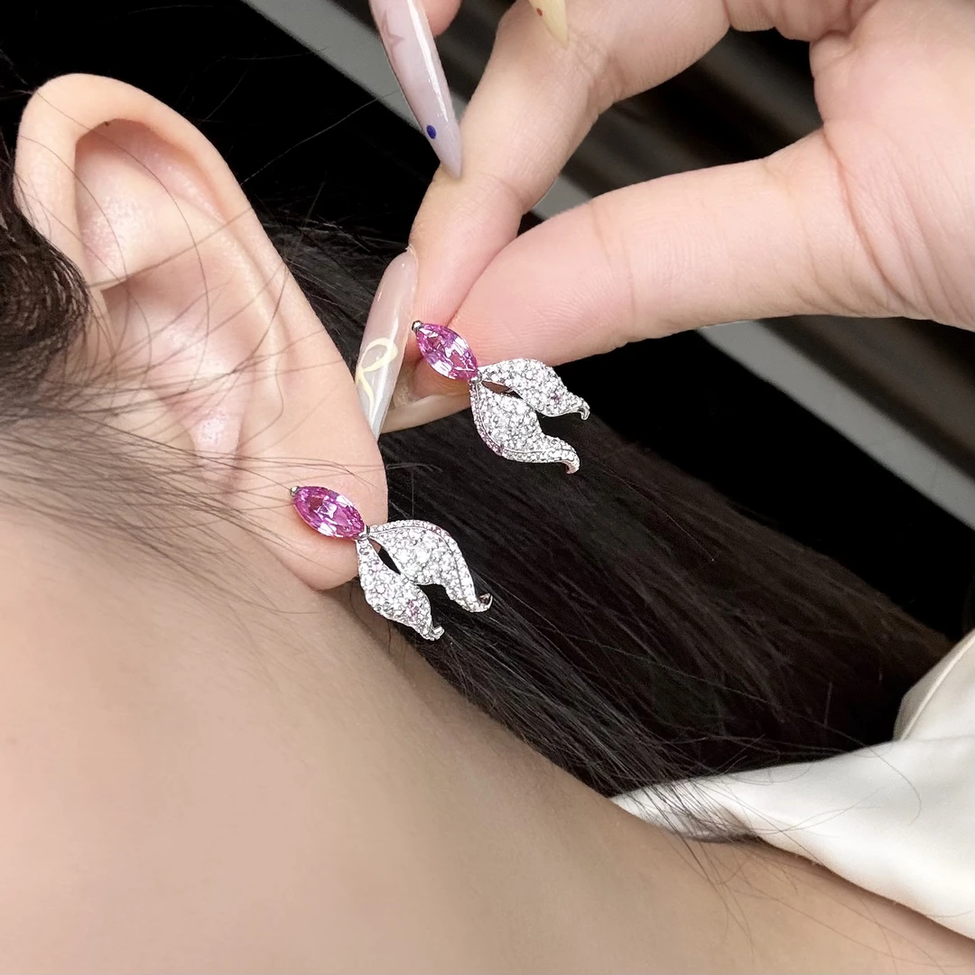 培育蓝宝石E4797【银鳞】新款简约镶嵌仙女粉色时尚百搭气质耳钉