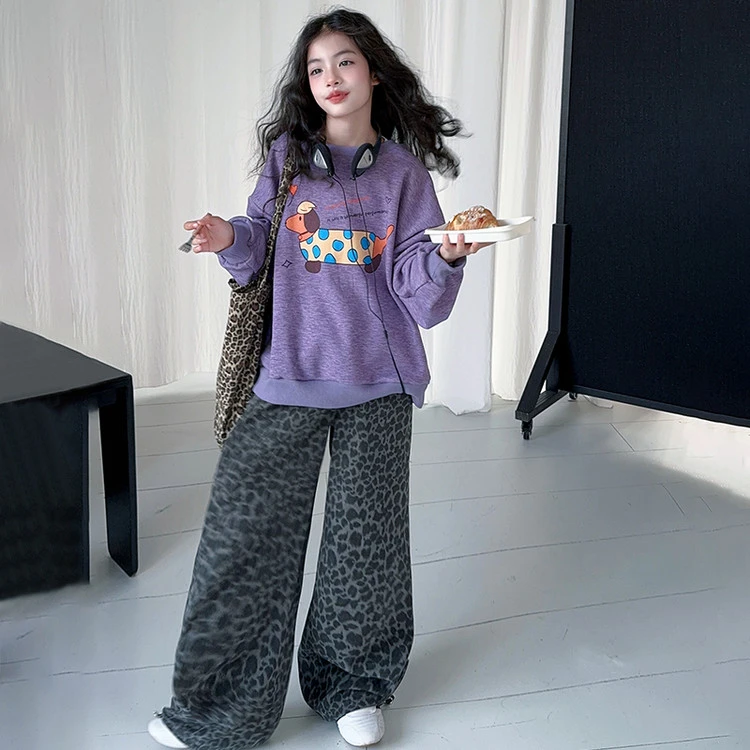 2025 女童新款中大童腊肠狗卡通圆领卫衣豹纹裤