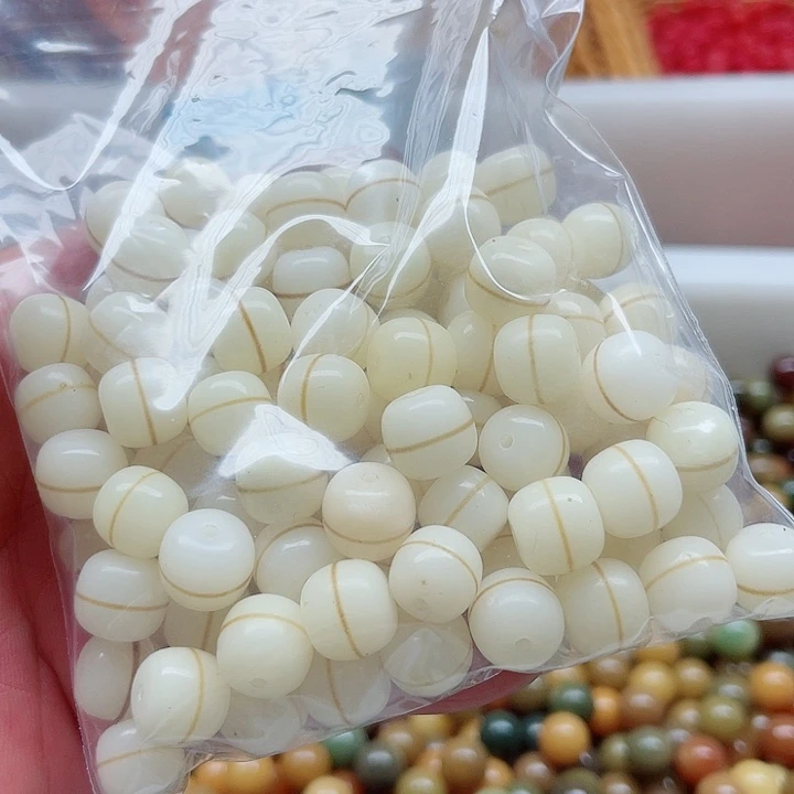 白玉菩提吊坠m****）瑕疵一线天108