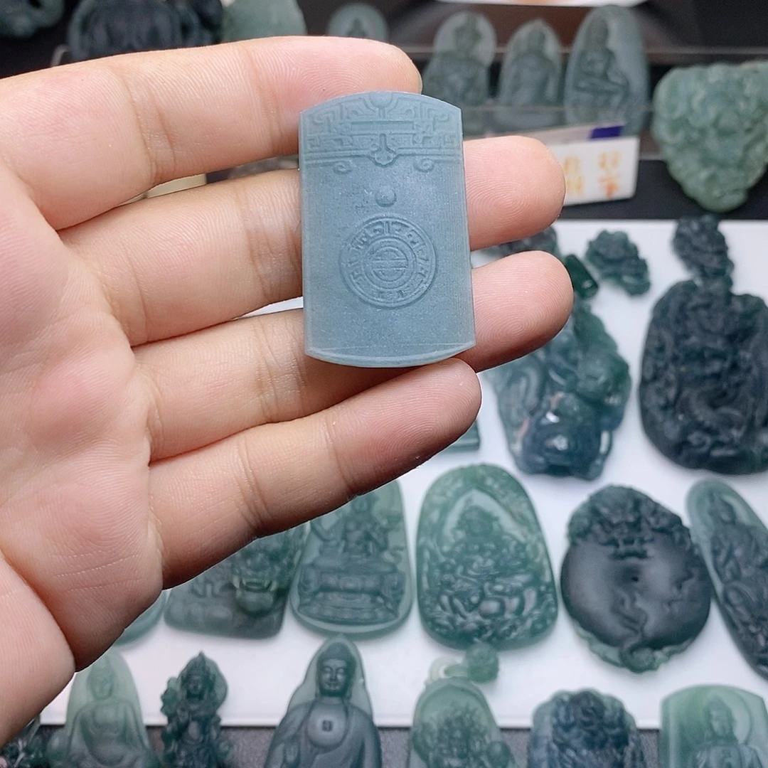 定制翡翠未镶嵌仿古牌