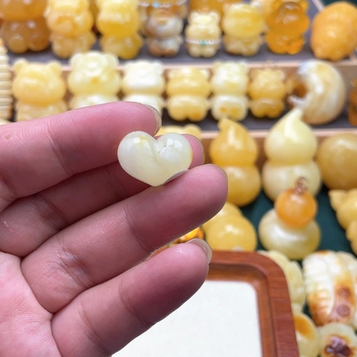 琥珀未镶嵌裸石蜜蜡