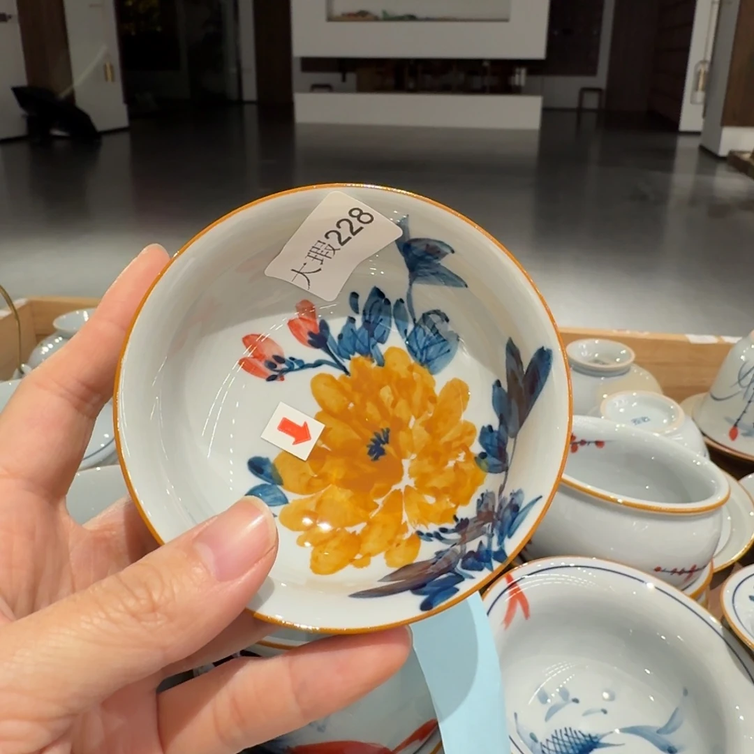 釉下手绘茶具微瑕