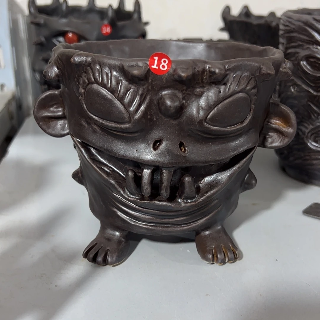 18号，手捏瑕疵，内口12外高11.5