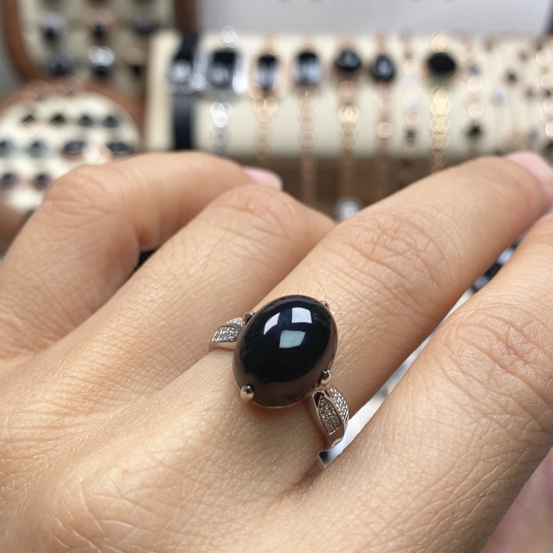 翡翠18K金镶嵌戒指