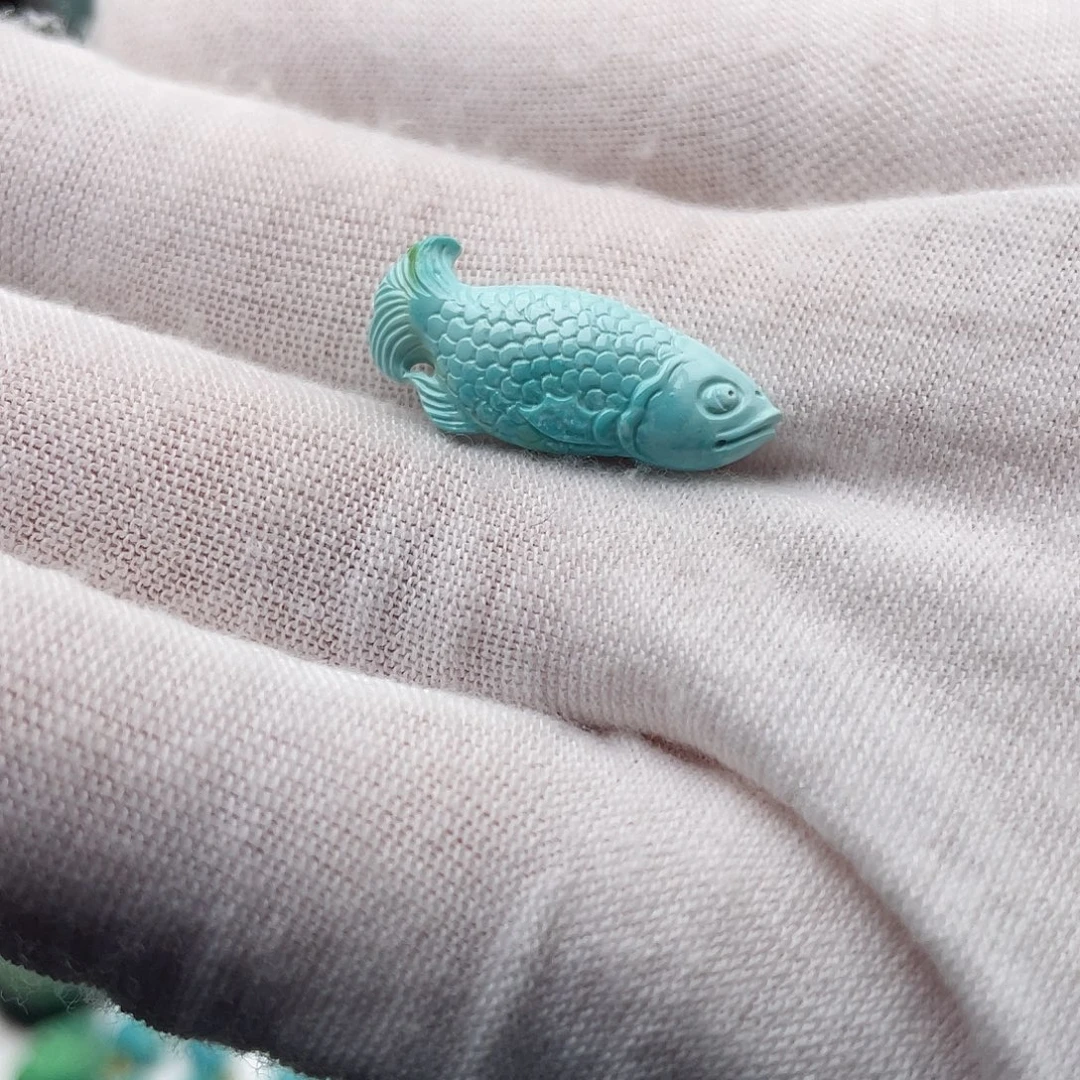 绿松石未镶嵌颈饰