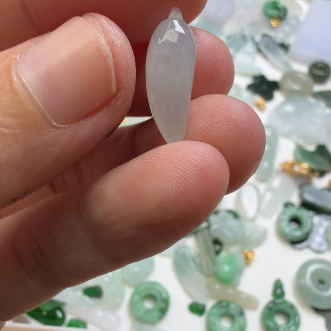 翡翠未镶嵌颈饰107