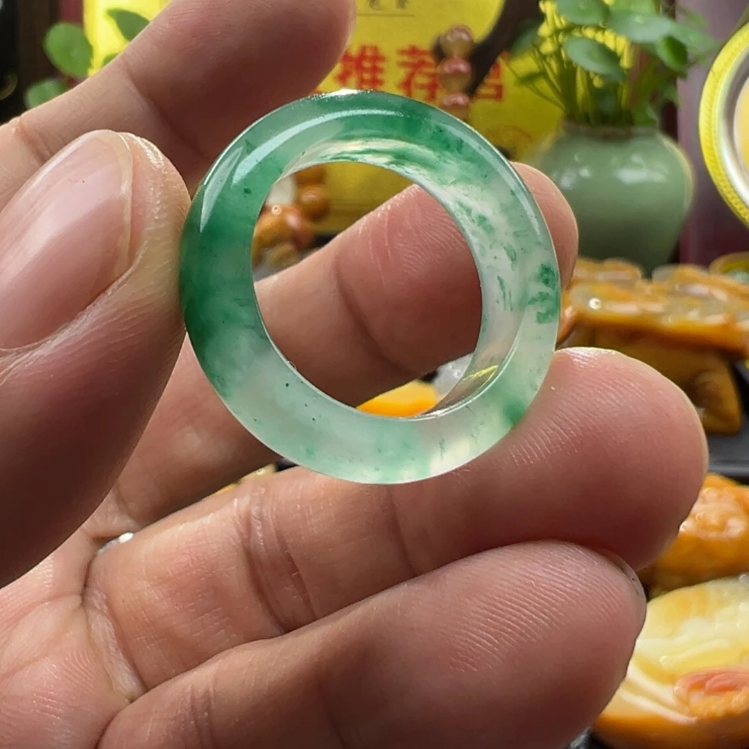 石英质玉未镶嵌颈饰