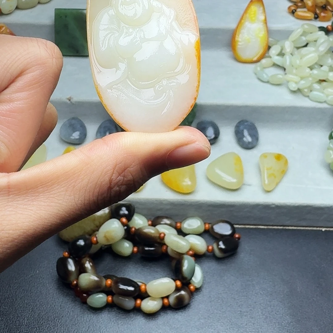 和田玉未镶嵌颈饰