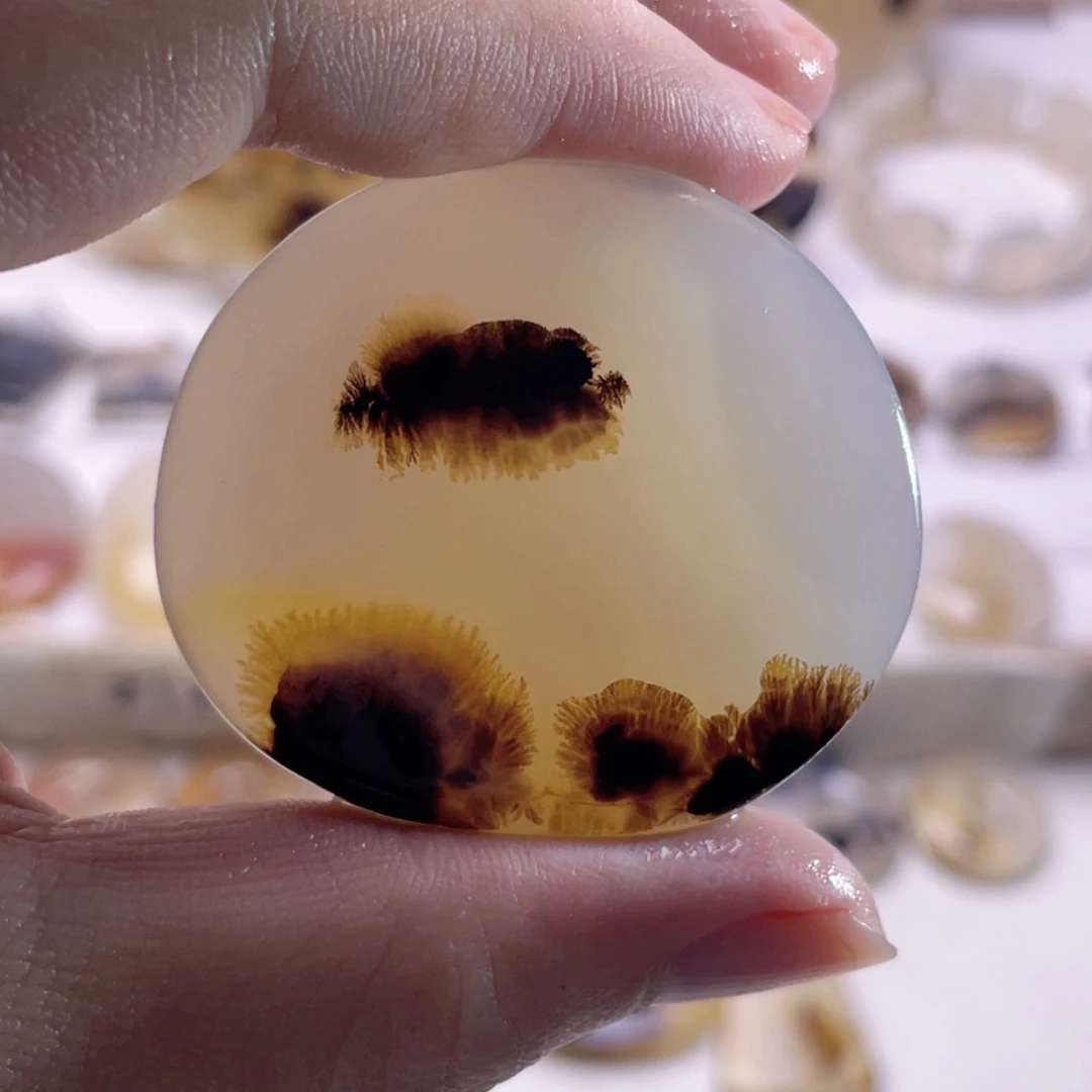 玛瑙/玉髓未镶嵌珠宝奇石