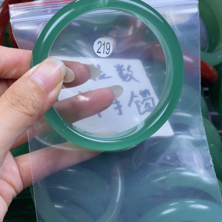 未镶嵌手镯石英质玉66