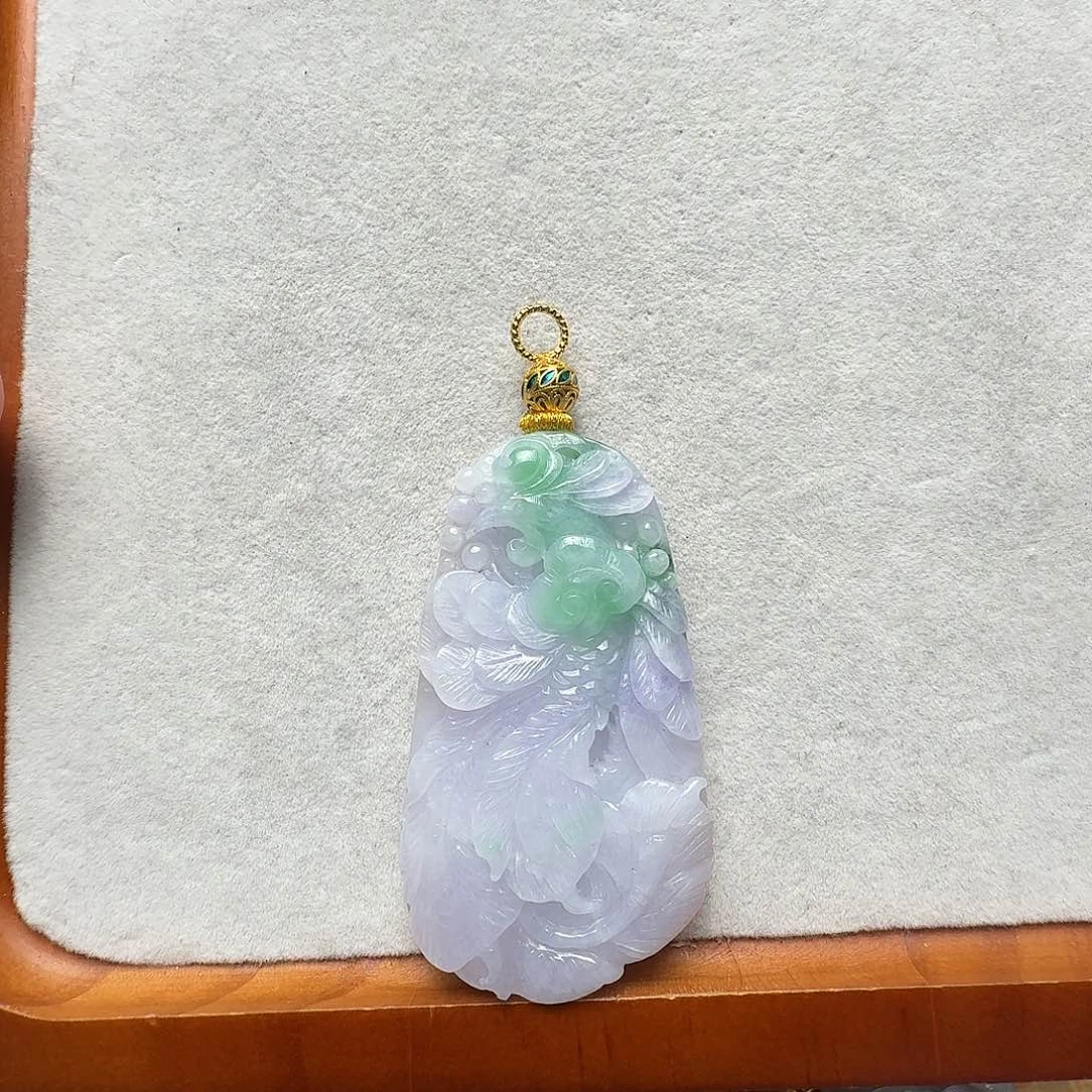 翡翠未镶嵌吊坠(赠链)