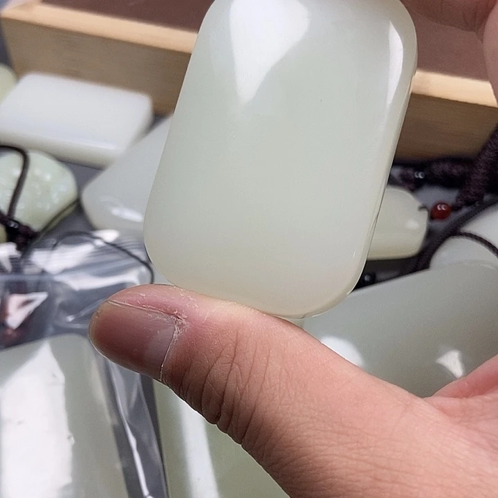 和田玉（糖玉）未镶嵌挂件