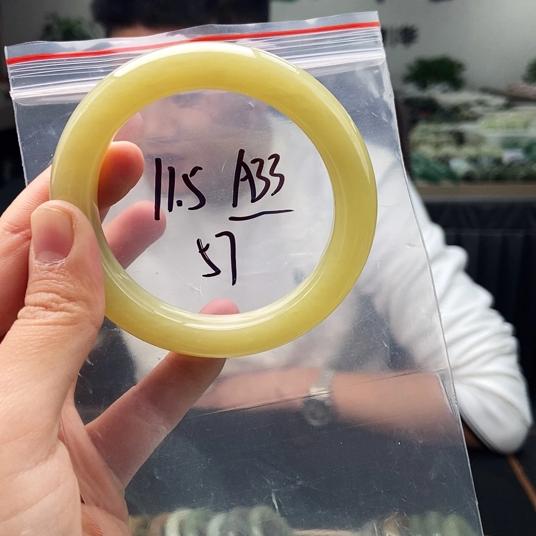 和田玉未镶嵌手镯拍一发一