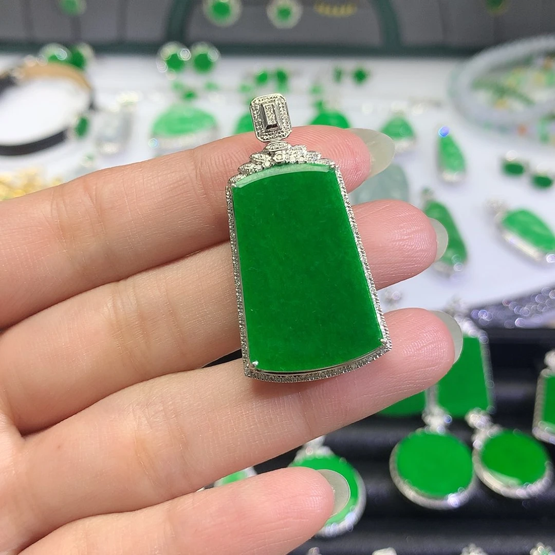 吊坠(不含链)18K金镶嵌翡翠甜*