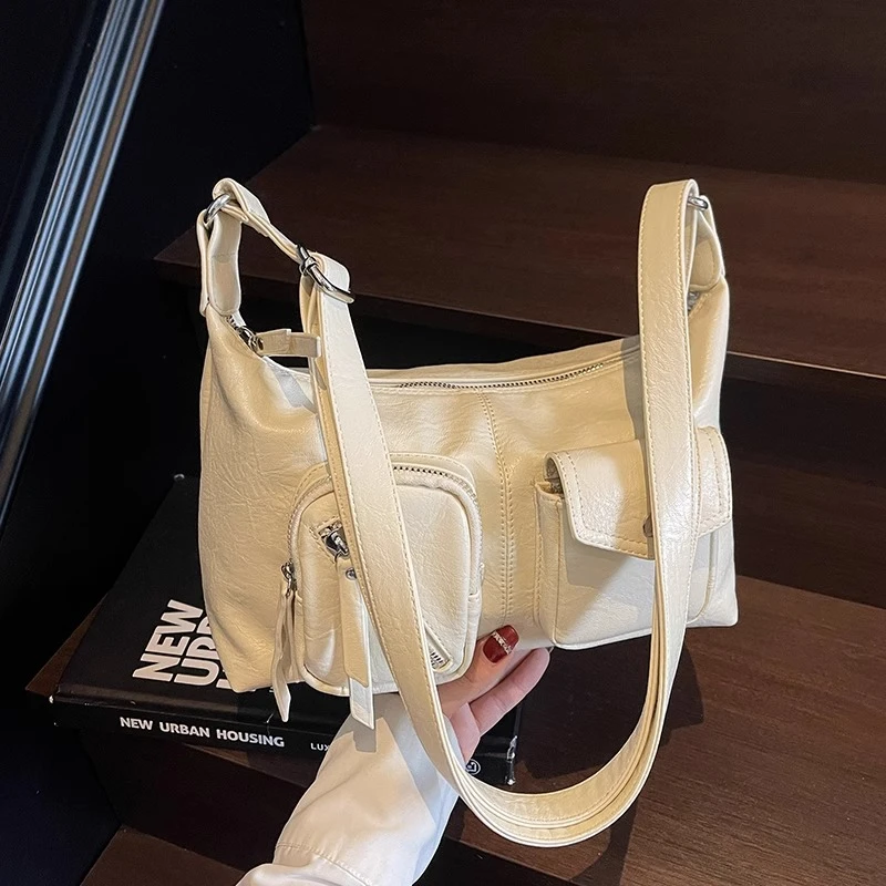 大容量包包女夏天2025新款小众设计单肩斜挎包休闲百搭通勤枕头包