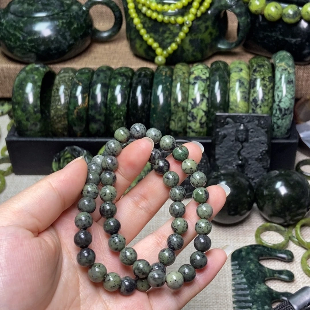 蛇纹石玉颈饰未镶嵌