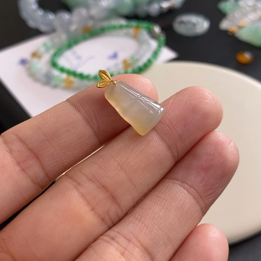翡翠未镶嵌手链竹节