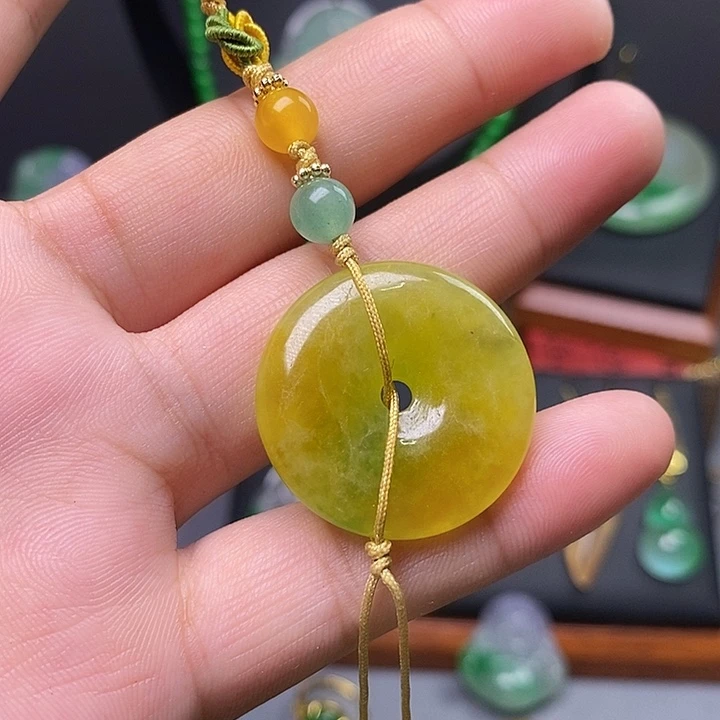 吊坠(赠链)未镶嵌翡翠