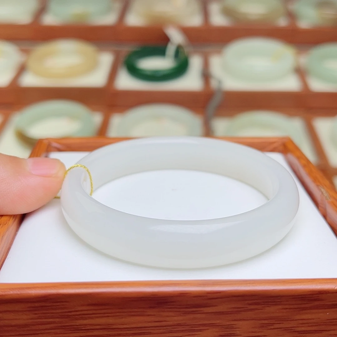 和田玉手镯未镶嵌54.6